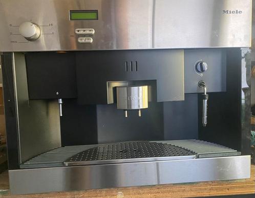 Miele koffiemachine inbouw (vaste wateraansluiting), Witgoed en Apparatuur, Koffiezetapparaten, Gebruikt, Koffiebonen, Koffiemachine