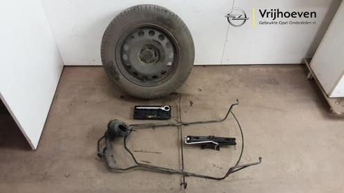 Krikset + reservewiel van een Opel Combo (Combo 18-), Auto-onderdelen, Overige Auto-onderdelen, Opel, Gebruikt, 3 maanden garantie