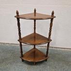 Vintage etagère hoek kastje houten rekje, Huis en Inrichting, Woonaccessoires | Etagères, Kolibrivintagehal@gmail.com, Gebruikt