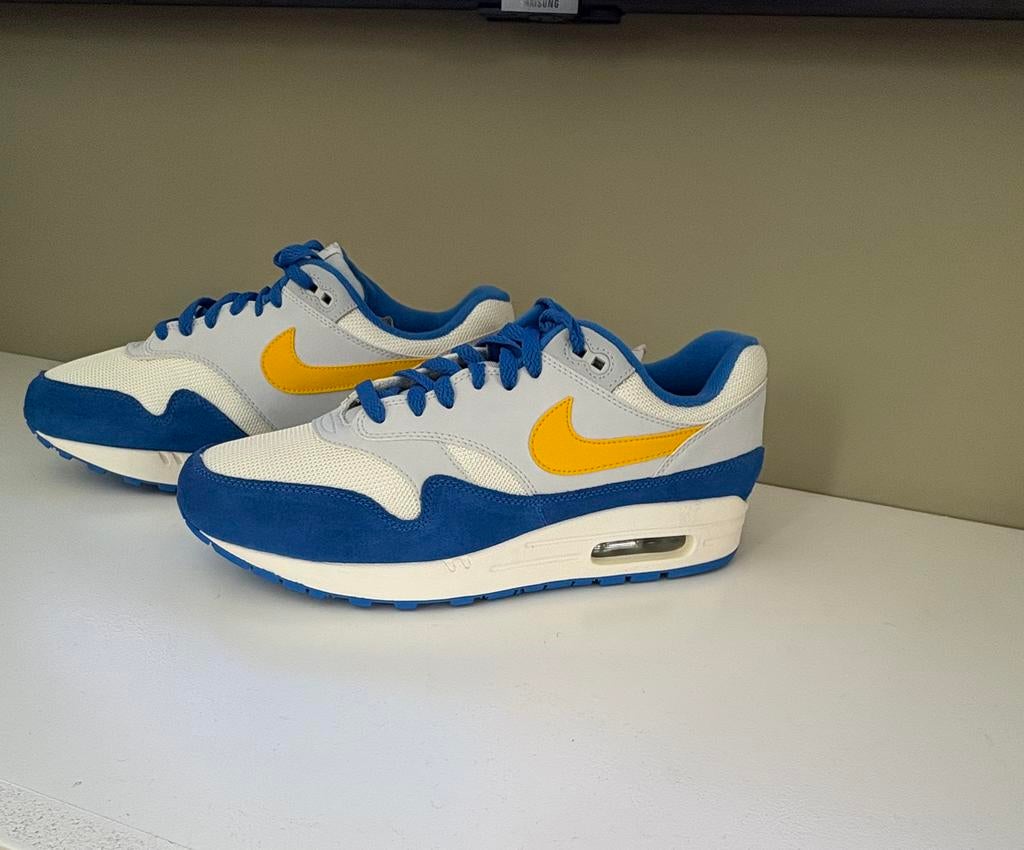 Nike Air Max 1 Signal Blue.  US 10, Blauw, Nieuw, Ophalen of Verzenden, Sneakers of Gympen