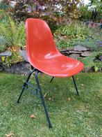 Eames Fiberglas Chair Terracotta, Huis en Inrichting, Stoelen, Ophalen, Mid Modern Century, Twee