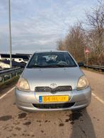 Toyota Yaris 1.3 16V 3DR 2001 Grijs / NIEUWE APK !, Auto's, Voorwielaandrijving, 1299 cc, Stof, 31 €/maand