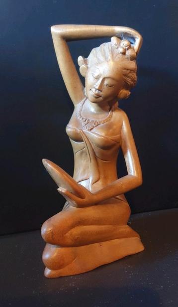 Balinese vrouw met spiegel Bali Indonesisch beeld beschikbaar voor biedingen