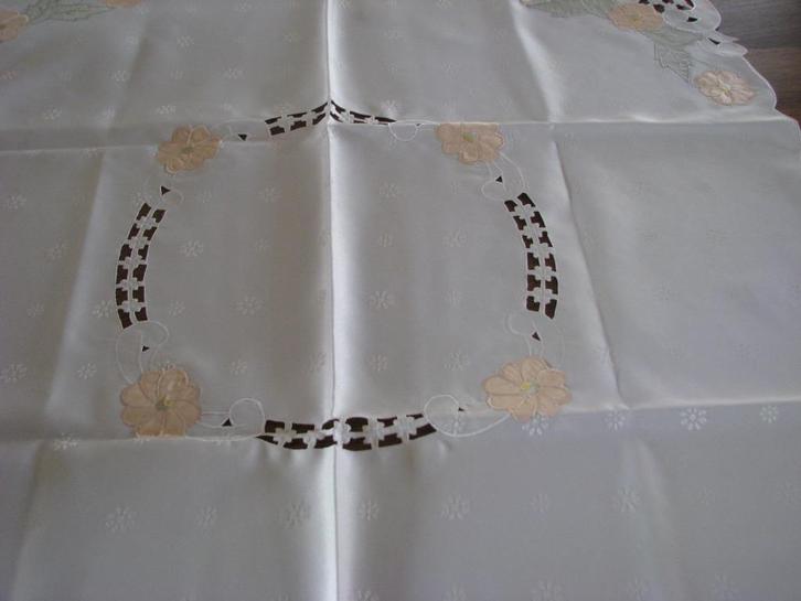 t.k. 2 siertafellakens, Huis en Inrichting, Tafelkleden, Nieuw, Rechthoek, Binnen, Ophalen of Verzenden