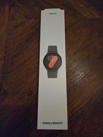 Samsung Galaxy Watch 7 LTE beschikbaar voor biedingen