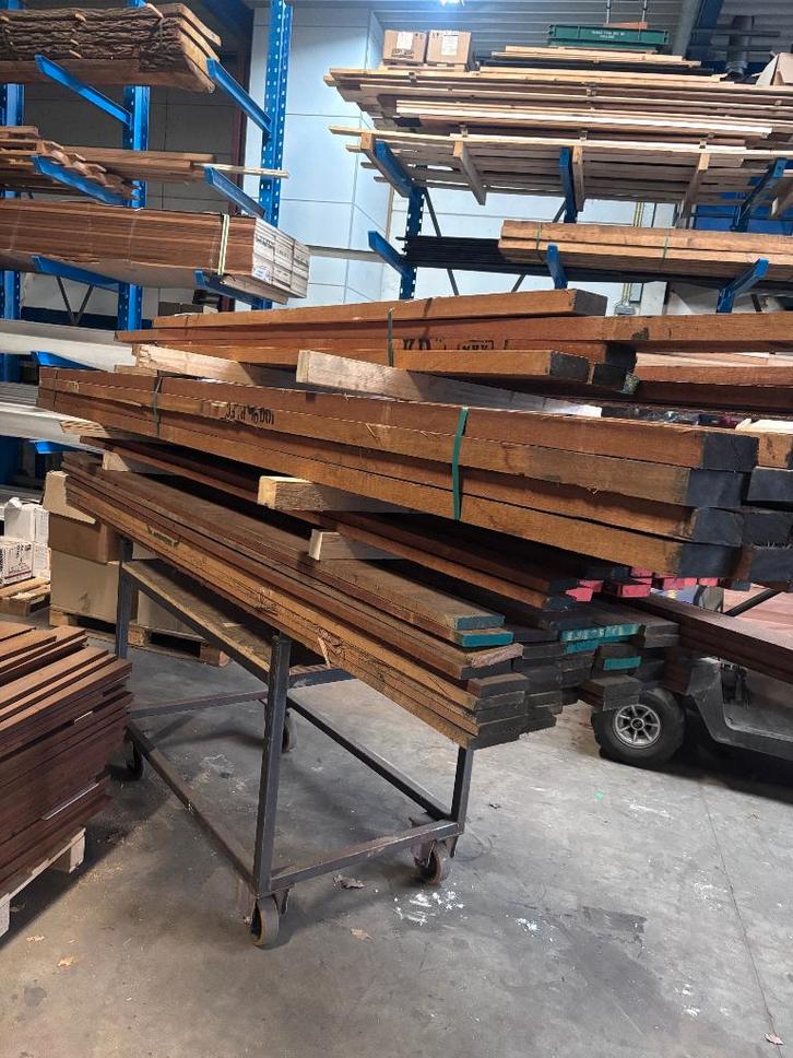 Partij Ruw Meranti / In delen af te nemen. (SCHERPE PRIJS!!), Doe-het-zelf en Verbouw, Hout en Planken, Nieuw, Balk, Overige houtsoorten