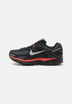 Nike Zoom Vomero 5 "Black Bright Crimson’ - maat 43, Ophalen of Verzenden, Zo goed als nieuw, Zwart