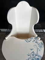 Brocante wit houten kinderstoel met Delfts blauw motief, Ophalen, Gebruikt, Overige typen