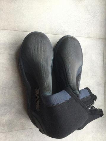 Duikschoenen beschikbaar voor biedingen