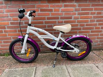 Kinderfietsje om mee te starten beschikbaar voor biedingen