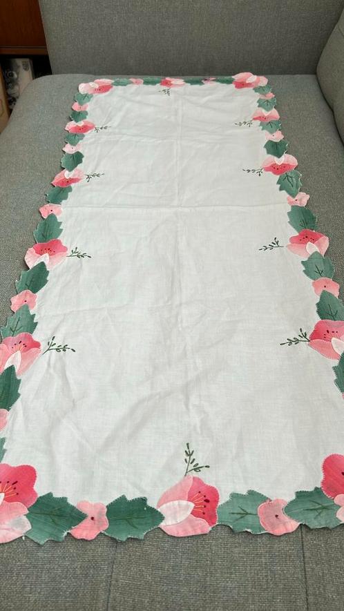 Handgemaakt vintage antiek kleedje tafelloper katoen, Huis en Inrichting, Tafelkleden, Zo goed als nieuw, Rechthoek, Ophalen of Verzenden