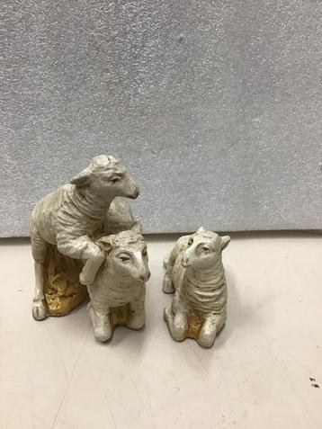 Antieke Schapen Beeldjes - Set van Drie beschikbaar voor biedingen