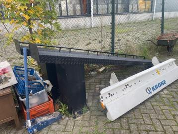 Oprijramp autos 1 meter hoog schans beschikbaar voor biedingen