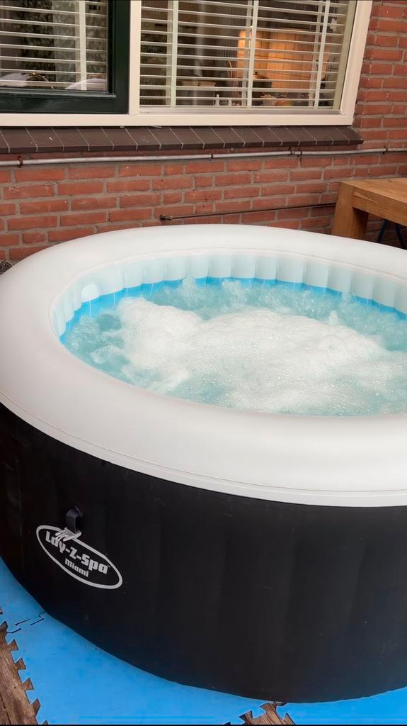 Jacuzzi lay Z spa miami, Tuin en Terras, Bubbelbaden en Hottubs, Gebruikt, Opblaasbaar, Afdekzeil, Filter, Pomp, Ophalen