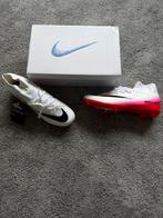 Nieuwe nike voetbalschoen, Maat XS of kleiner, Ophalen of Verzenden, Nieuw, Schoenen
