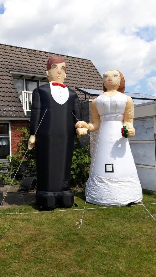 Groot opblaasbaar bruidspaar te huur, Hobby en Vrije tijd, Feestartikelen | Verhuur, Verjaardag, Ophalen