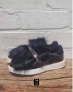 Vanessa Wu - Mooie faux fur sneakers maat 36 - Nieuw €100, Vanessa Wu, Nieuw, Ophalen of Verzenden, Sneakers of Gympen