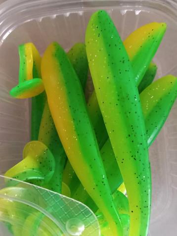 12cm shads  beschikbaar voor biedingen
