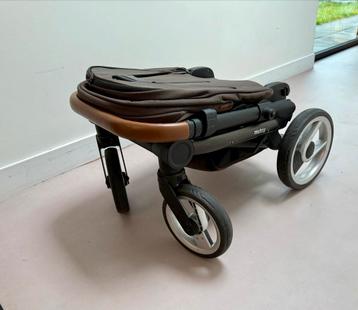 Mutsy Nio kinderwagen + accessoires beschikbaar voor biedingen