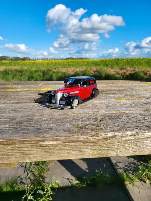 Chevrolet sedan delivery, Hobby en Vrije tijd, Modelauto's | 1:24, Zo goed als nieuw, Auto, Jada, Ophalen of Verzenden