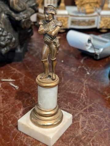 Bronzen beeldje Napoleon. 20 cm hoog. €40. Vorige eeuw  beschikbaar voor biedingen