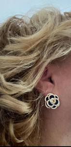 Chique Chanel Camelia oorbellen, Sieraden, Tassen en Uiterlijk, Oorbellen, Overige materialen, Zwart, Nieuw, Ophalen of Verzenden
