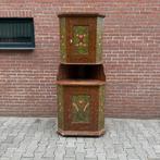 Zweedse antieke hoekkast., Antiek en Kunst, Antiek | Meubels | Kasten, Ophalen