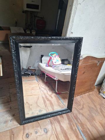 spiegel met facet geslepen glas houten lijst afm. 95 cm X65  beschikbaar voor biedingen