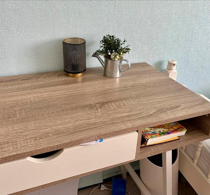 Bureau Jysk - Praktisch en Stijlvol!, Huis en Inrichting, Bureaus, Zo goed als nieuw, Bureau, Ophalen