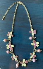 Zilverkleurige ketting met roze-creme-kleurige bloempjes, Ophalen of Verzenden, Zo goed als nieuw, Roze, Verstelbaar
