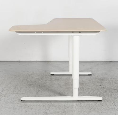 Ikea Bekant bureau, Huis en Inrichting, Bureaus, Zo goed als nieuw, Bureau, In hoogte verstelbaar, Ophalen