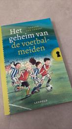 Gerard van Gemert- het geheim van de voetbalmeiden, Ophalen of Verzenden, Zo goed als nieuw, Fictie algemeen
