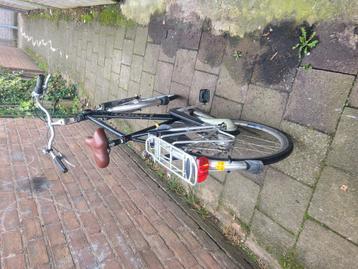 Heren fiets te koop beschikbaar voor biedingen