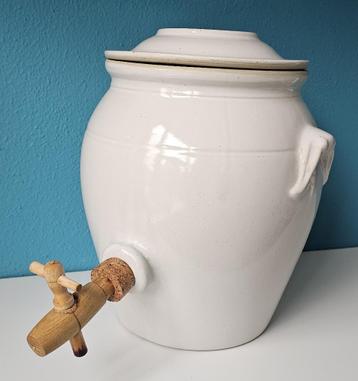 Fraaie rumtopf met kraantje beschikbaar voor biedingen