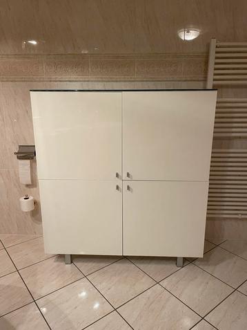 Leski witte hoge dressoir kast H 126x B 113x D 44,5 cm beschikbaar voor biedingen