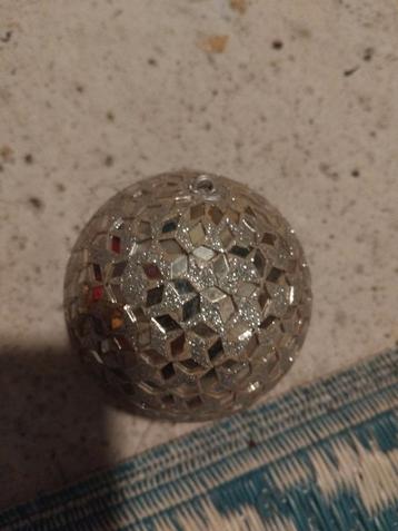 Kerstballen  beschikbaar voor biedingen