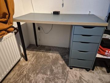 IKEA Bureau - Praktisch en Stijlvol! beschikbaar voor biedingen