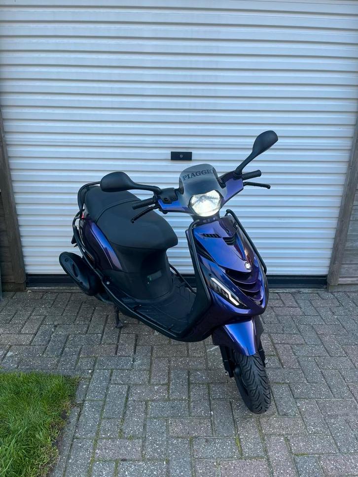 Piaggio zip 4t2v 2017, Fietsen en Brommers, Scooters | Piaggio, Zo goed als nieuw, Zip, Maximaal 45 km/u, Benzine, Ophalen
