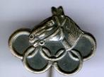 Paardenhoofd olympiade ringen zilverkleurig speldje ( H_056), Dier of Natuur, Speldje of Pin, Zo goed als nieuw, Verzenden