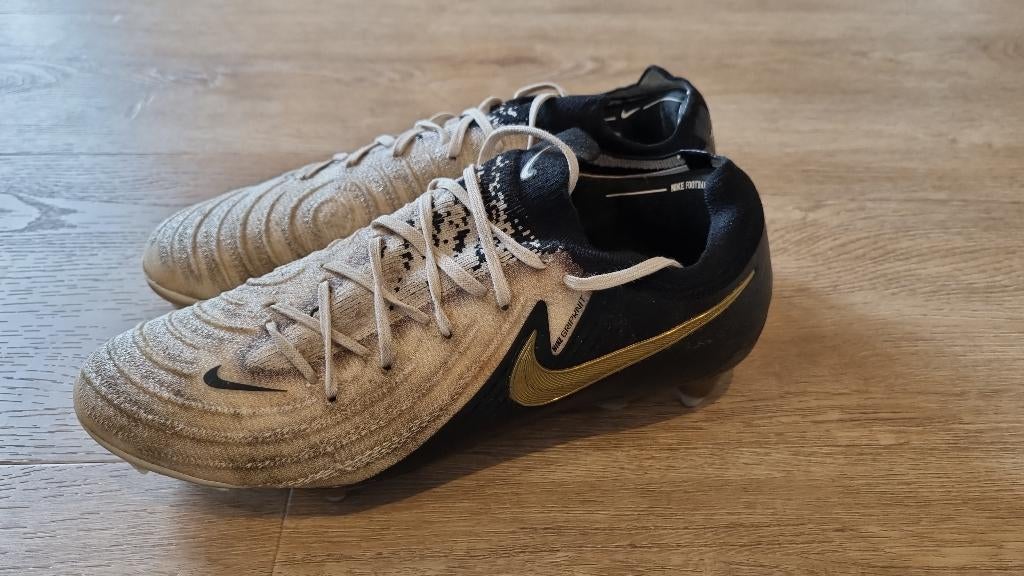 Voetbalschoenen Nike Phantom maat 42, Gebruikt, Maat XS of kleiner, Schoenen, Ophalen of Verzenden