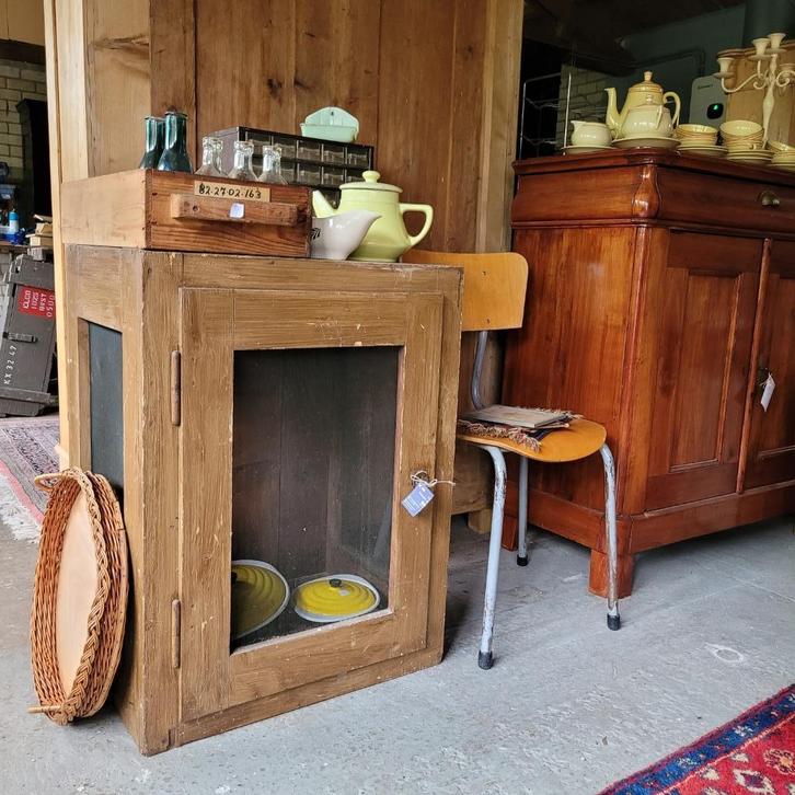 Brocante oud vliegenkastje keukenkastje voorraadkastje, Antiek en Kunst, Curiosa en Brocante, Ophalen