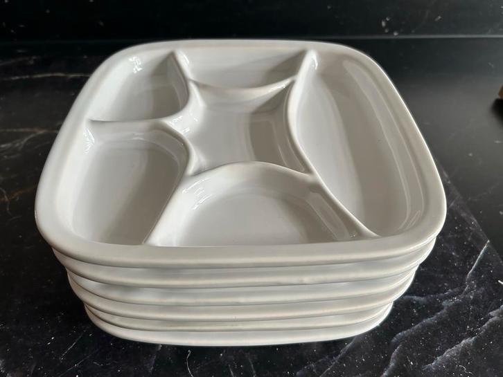 6 Witte Fondue/Gourmet Borden - 6 Vak, Huis en Inrichting, Keuken | Servies, Zo goed als nieuw, Bord(en), Effen, Keramiek, Ophalen of Verzenden