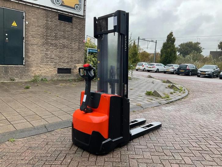 BT 8SM14 1400KG 4.45METER STAPELAAR / HEFTRUCK (bj 2011), Zakelijke goederen, Machines en Bouw | Heftrucks en Intern transport