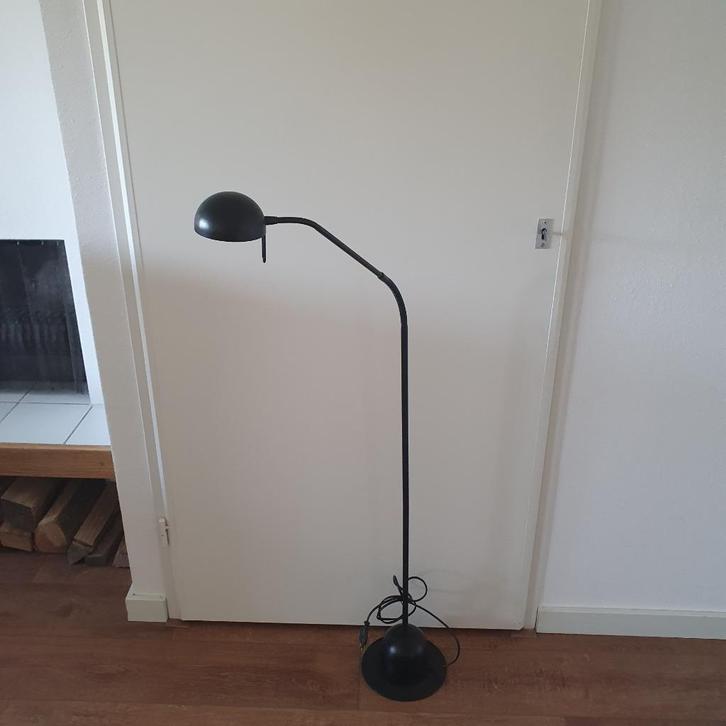 Vintage - Vloerlamp - Leeslamp - Zwart - Buigarm of Buignek*, Huis en Inrichting, Lampen | Vloerlampen, Gebruikt, Minder dan 100 cm