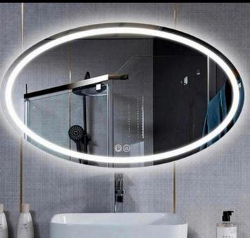 AKTIE spiegel  80x70cm klok,verwarming en dimbare LED 