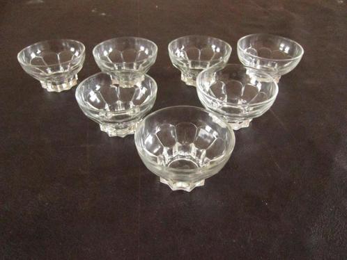 7 Glazen dessertschaaltjes, diameter: 9 cm, hoogte: 5 cm, Huis en Inrichting, Keuken | Servies, Zo goed als nieuw, Glas of Glazen