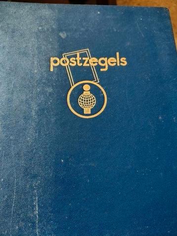 Postzegel album Indonesië niet helemaal vol 68 blz beschikbaar voor biedingen