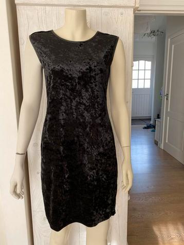 Norah jurk zwart velours stof maat 36 beschikbaar voor biedingen
