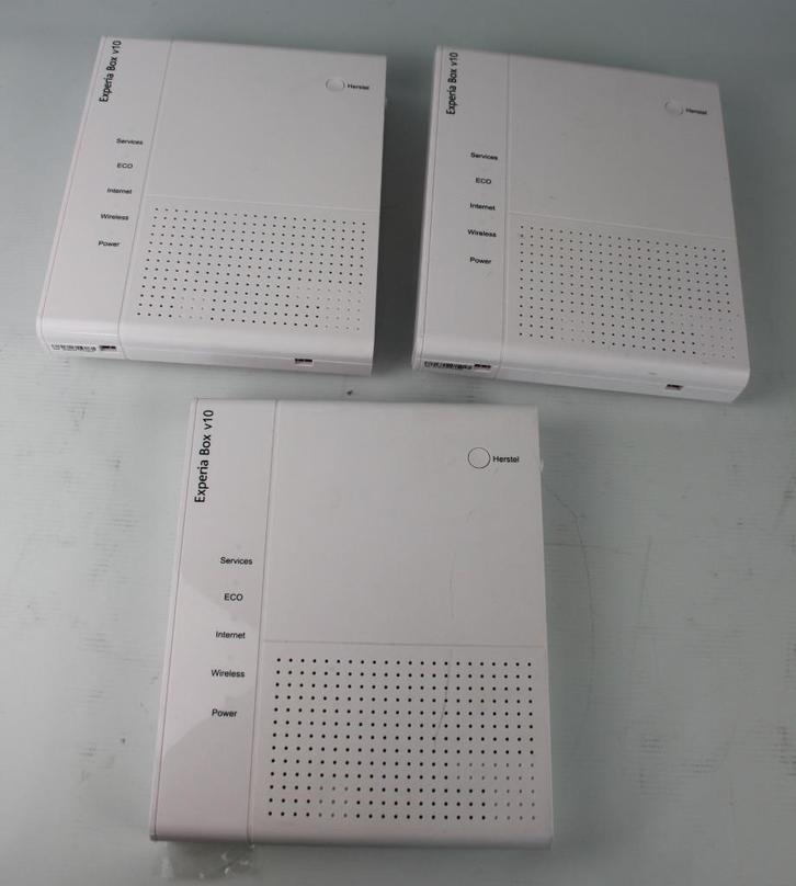 Experia Box V10 / modem / router / 3 stuks, Computers en Software, Routers en Modems, Gebruikt, Router met modem, Ophalen of Verzenden