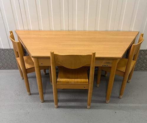 Vintage schooltafel speeltafel kindertafel stoeltje Schilte, Kinderen en Baby's, Kinderkamer | Tafels en Stoelen, Gebruikt, Tafel(s) en Stoel(en)